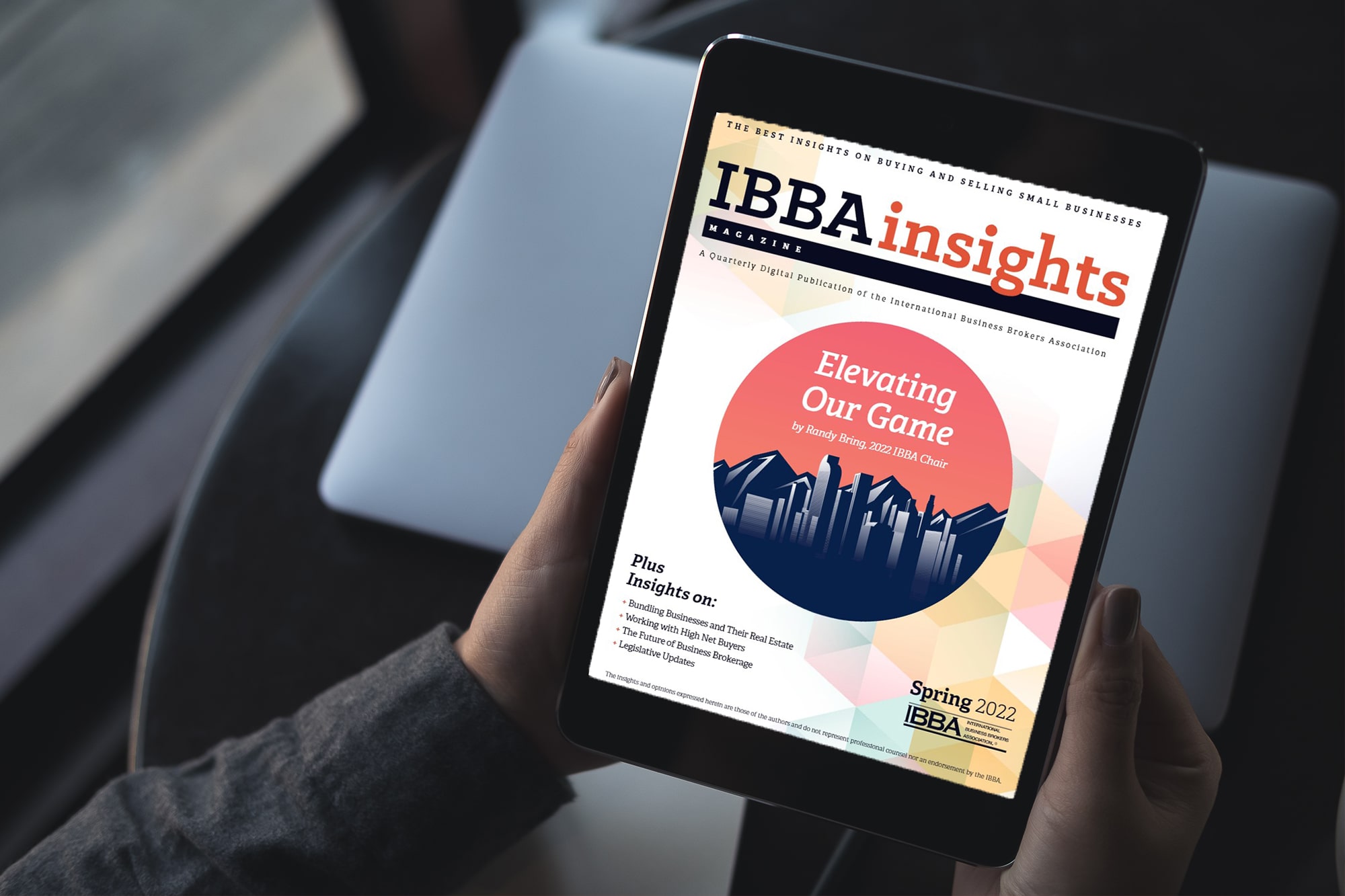 business broker reading spring 2022 issue of ibbainsights magazine